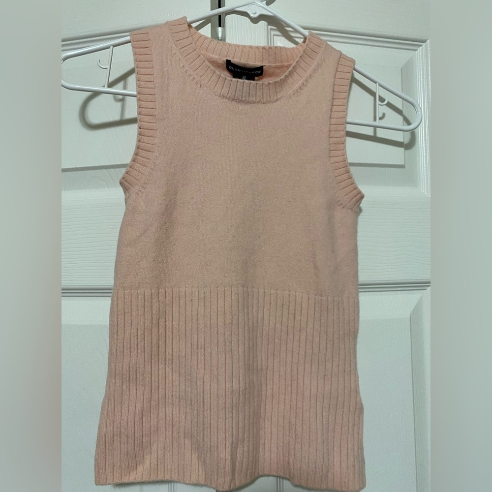 Club Manaco Sleevless Knit top
